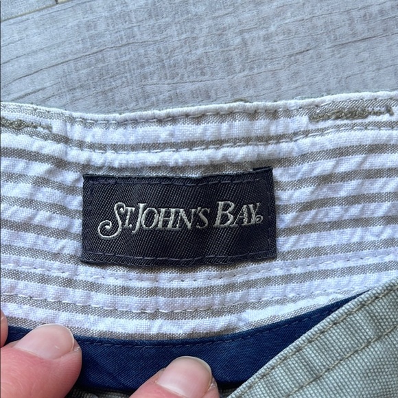 St. John's Bay Green Cargo Shorts Relaxed Fit - Picture 2 of 13